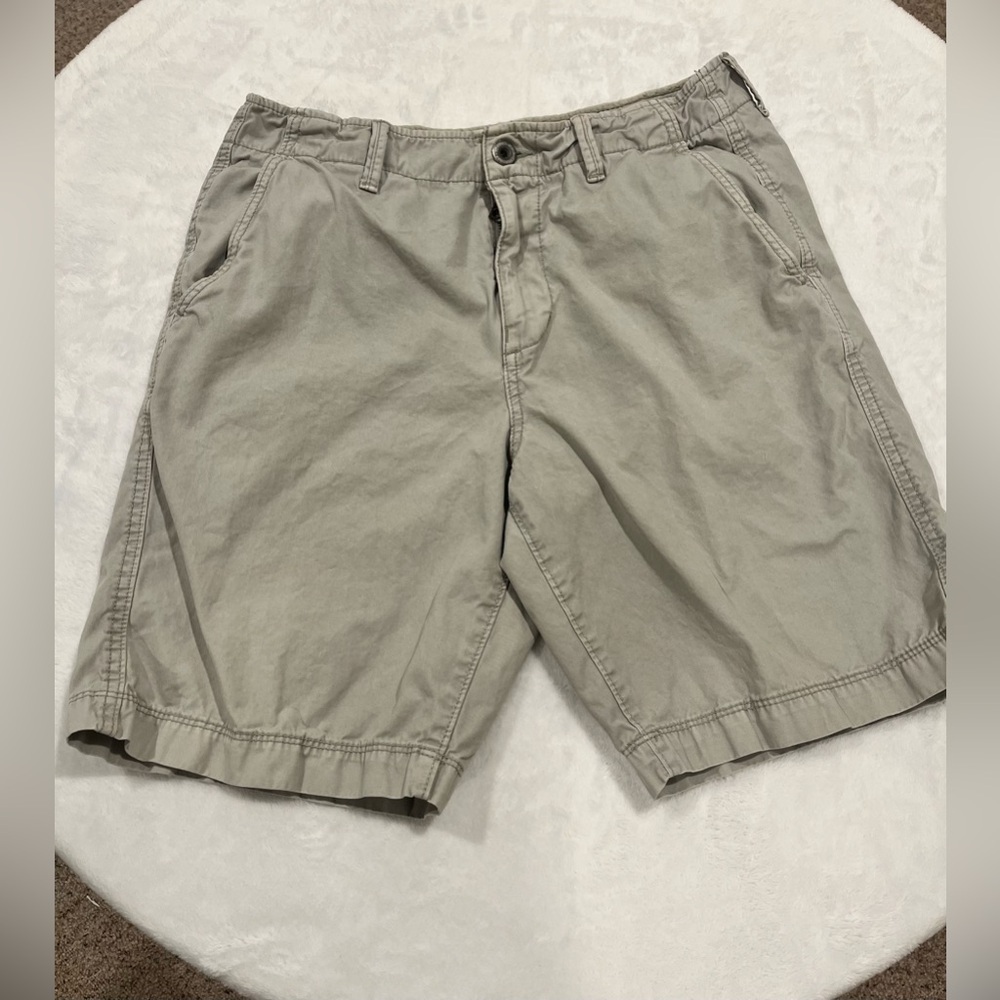 American Eagle Men's Classic Shorts - tan - Size 32